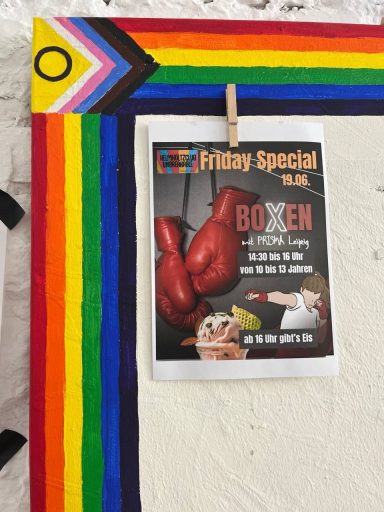 Ankündigung Boxen für Jugendliche in einem OFT Ankündigung Boxen für Jugendliche